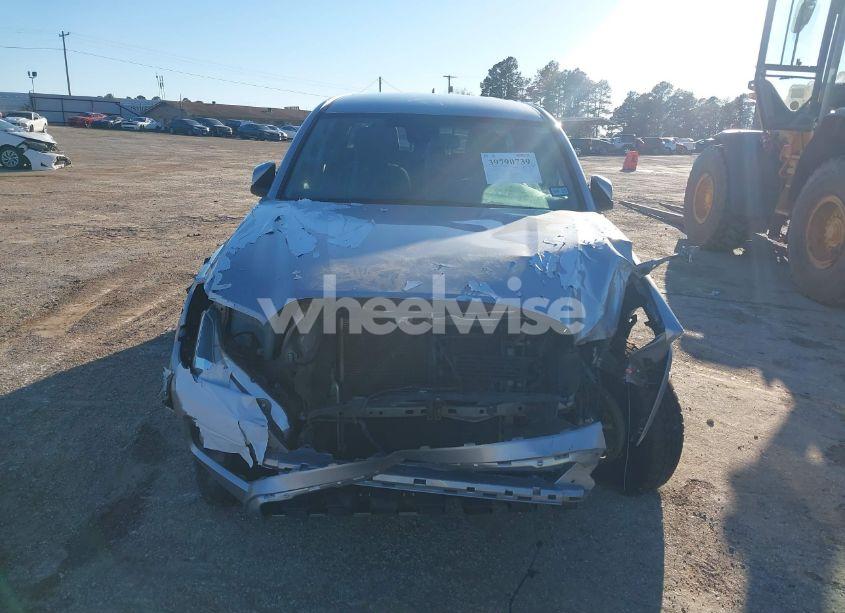 Photo 12 of 2018 Toyota Tacoma SR5 V6 (VIN 5TFCZ5AN6JX130397)