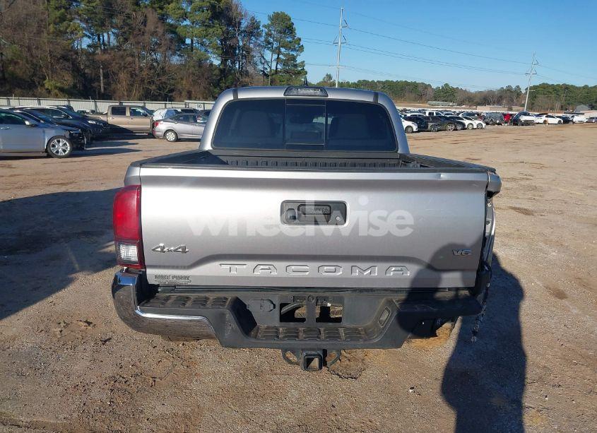 Photo 16 of 2018 Toyota Tacoma SR5 V6 (VIN 5TFCZ5AN6JX130397)