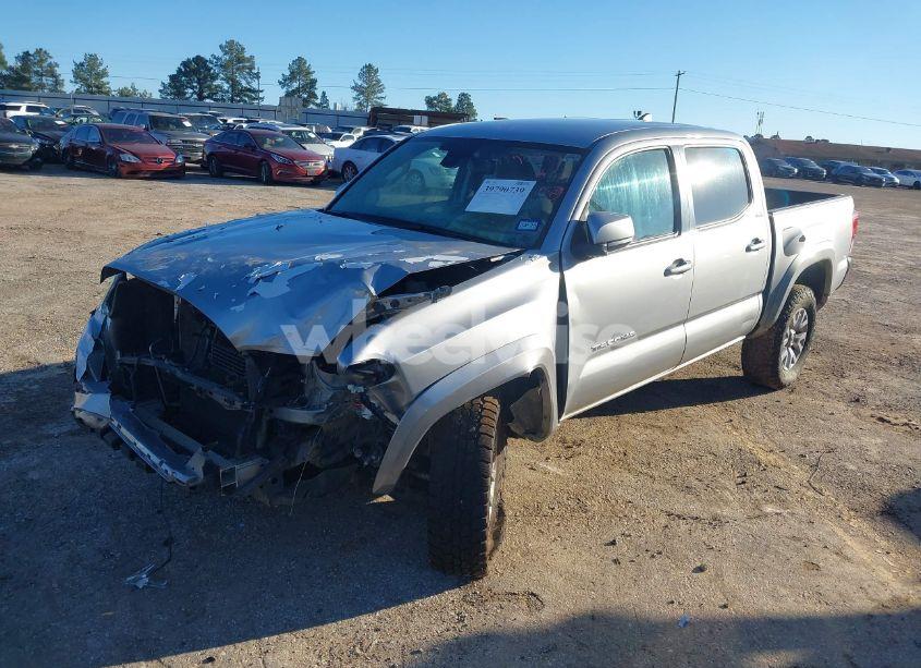 Photo 2 of 2018 Toyota Tacoma SR5 V6 (VIN 5TFCZ5AN6JX130397)