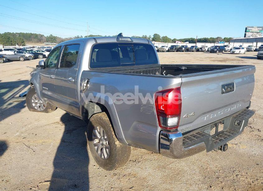 Photo 3 of 2018 Toyota Tacoma SR5 V6 (VIN 5TFCZ5AN6JX130397)