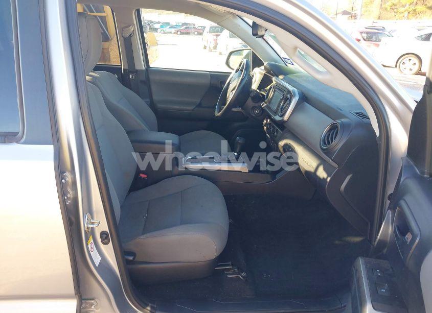 Photo 5 of 2018 Toyota Tacoma SR5 V6 (VIN 5TFCZ5AN6JX130397)