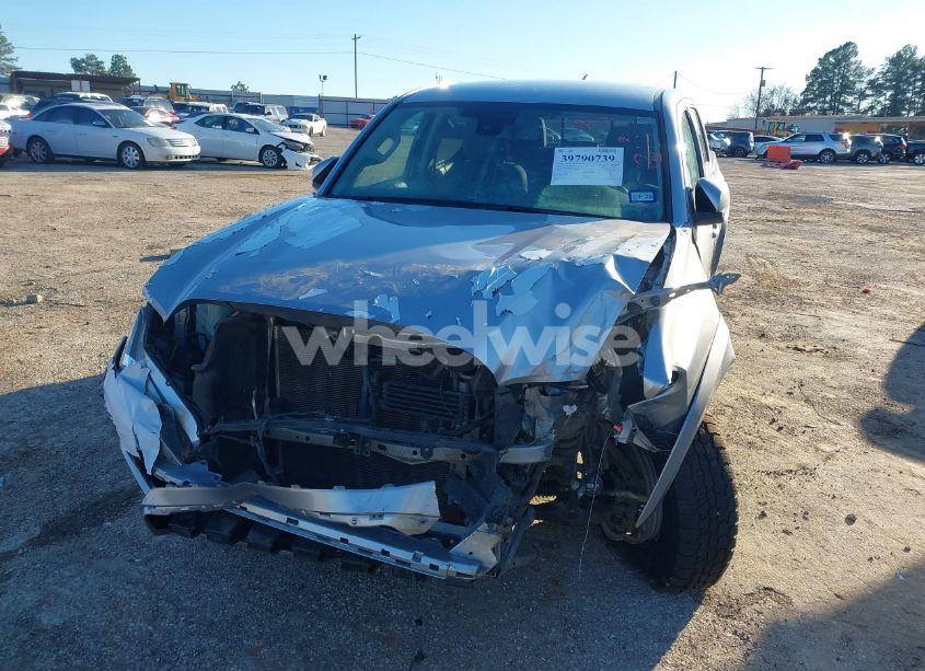 Photo 6 of 2018 Toyota Tacoma SR5 V6 (VIN 5TFCZ5AN6JX130397)