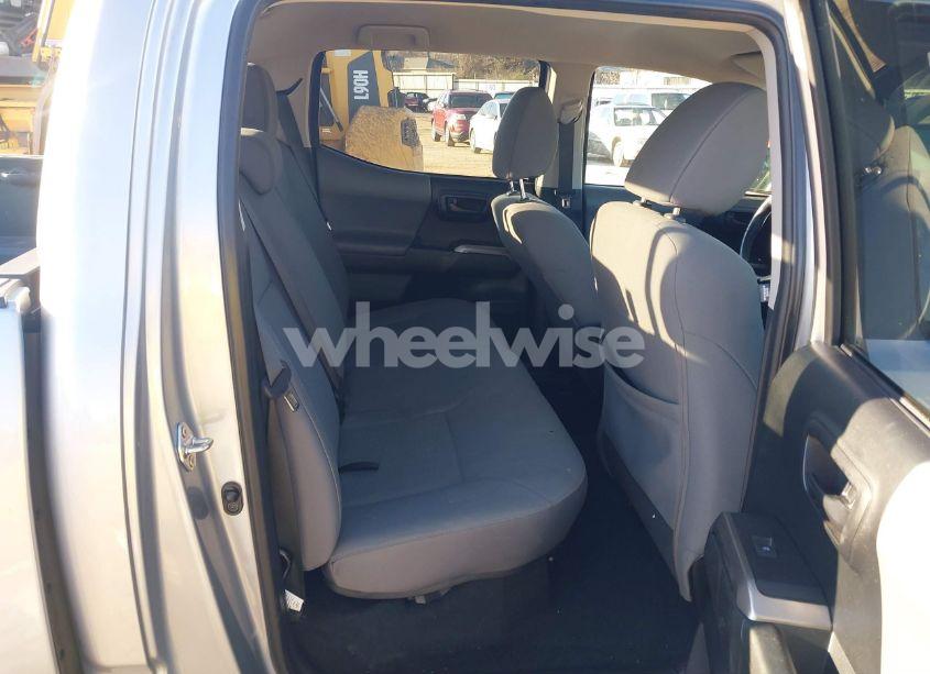 Photo 8 of 2018 Toyota Tacoma SR5 V6 (VIN 5TFCZ5AN6JX130397)