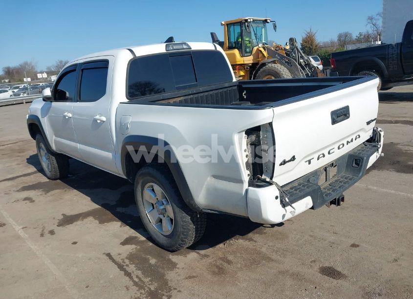 Photo 3 of 2019 Toyota Tacoma TRD PRO (VIN 5TFCZ5AN6KX194425)