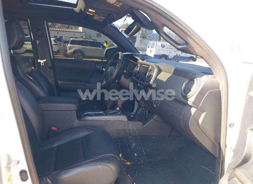 Photo 5 of 2019 Toyota Tacoma TRD PRO (VIN 5TFCZ5AN6KX194425)