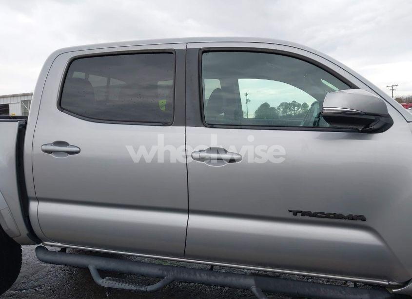 Photo 13 of 2016 Toyota Tacoma TRD SPORT (VIN 5TFCZ5AN7GX018457)