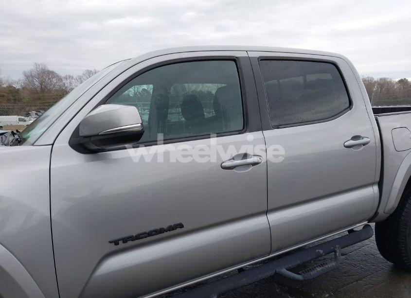 Photo 14 of 2016 Toyota Tacoma TRD SPORT (VIN 5TFCZ5AN7GX018457)