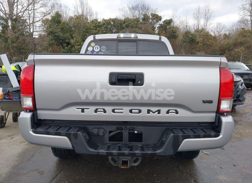 Photo 16 of 2016 Toyota Tacoma TRD SPORT (VIN 5TFCZ5AN7GX018457)