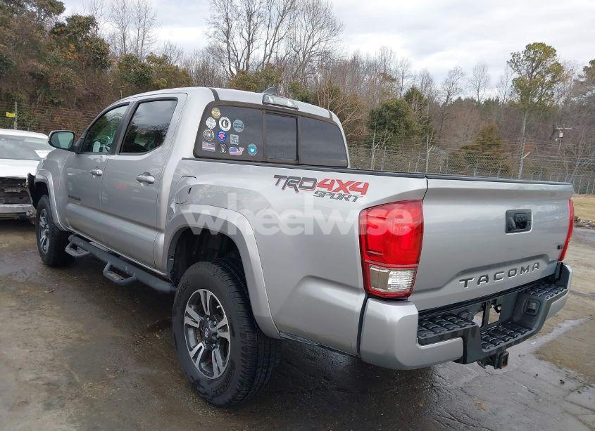 Photo 3 of 2016 Toyota Tacoma TRD SPORT (VIN 5TFCZ5AN7GX018457)