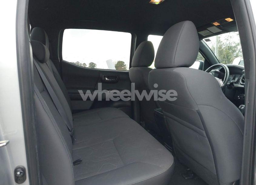 Photo 8 of 2016 Toyota Tacoma TRD SPORT (VIN 5TFCZ5AN7GX018457)