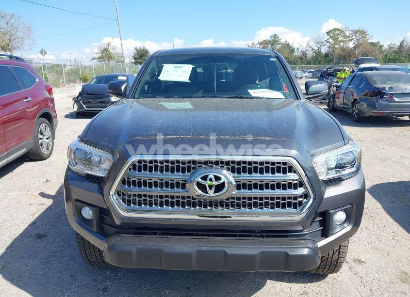 Photo 13 of 2017 Toyota Tacoma TRD OFF ROAD (VIN 5TFCZ5AN7HX051752)