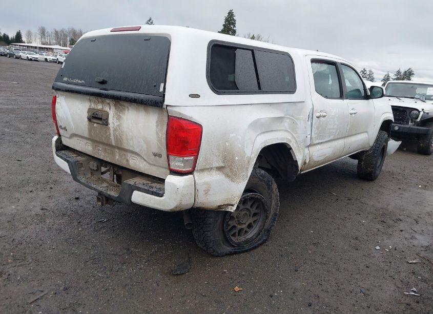 Photo 4 of 2017 Toyota Tacoma SR V6 (VIN 5TFCZ5AN7HX064324)