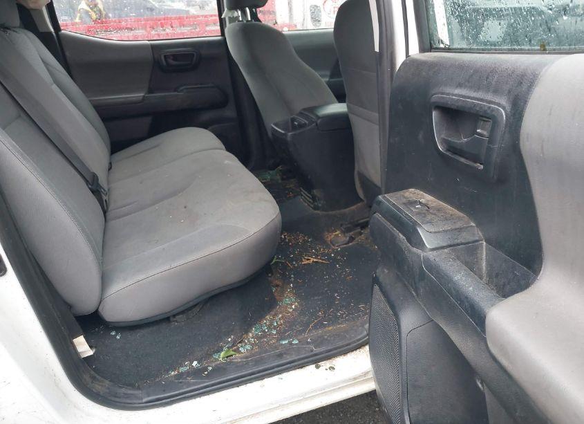 Photo 8 of 2017 Toyota Tacoma SR V6 (VIN 5TFCZ5AN7HX064324)