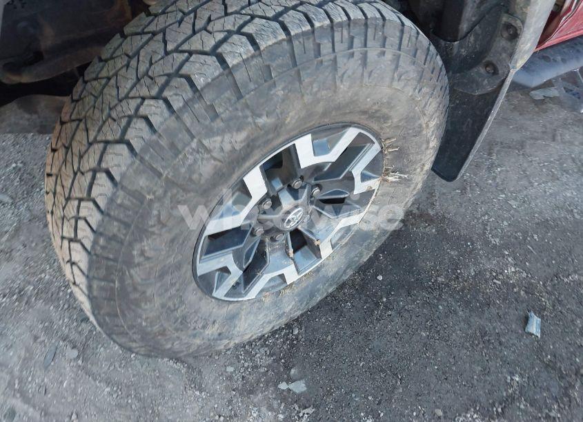 Photo 12 of 2017 Toyota Tacoma TRD OFF ROAD (VIN 5TFCZ5AN7HX066610)