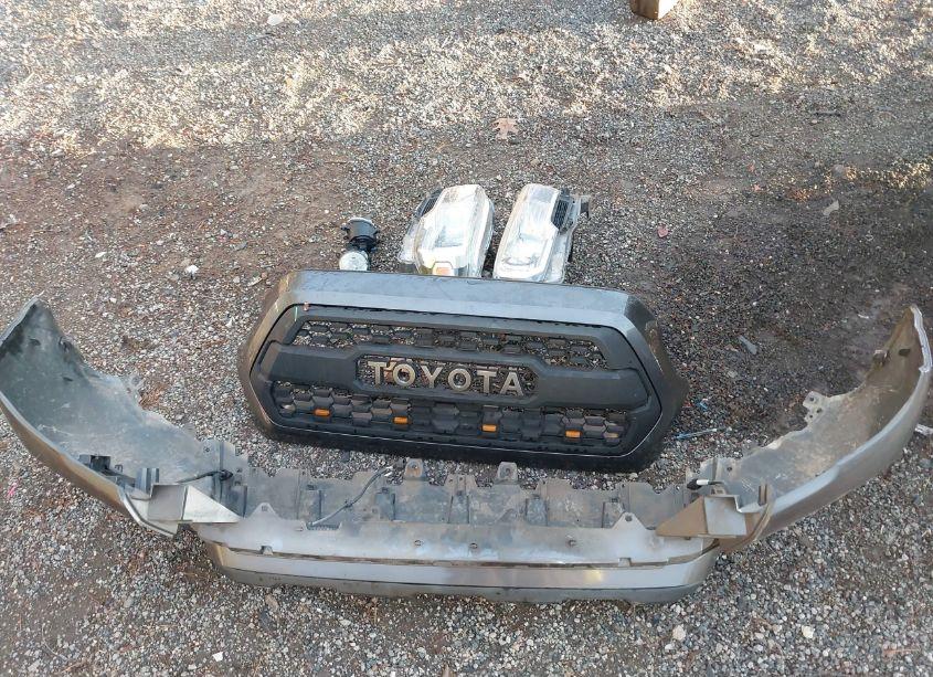 Photo 12 of 2017 Toyota Tacoma TRD OFF ROAD (VIN 5TFCZ5AN7HX070270)