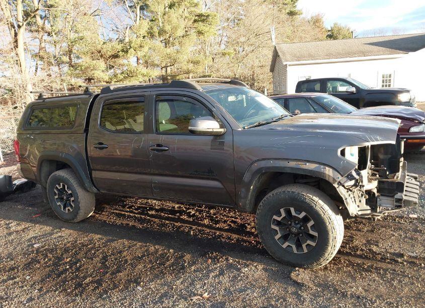 Photo 14 of 2017 Toyota Tacoma TRD OFF ROAD (VIN 5TFCZ5AN7HX070270)