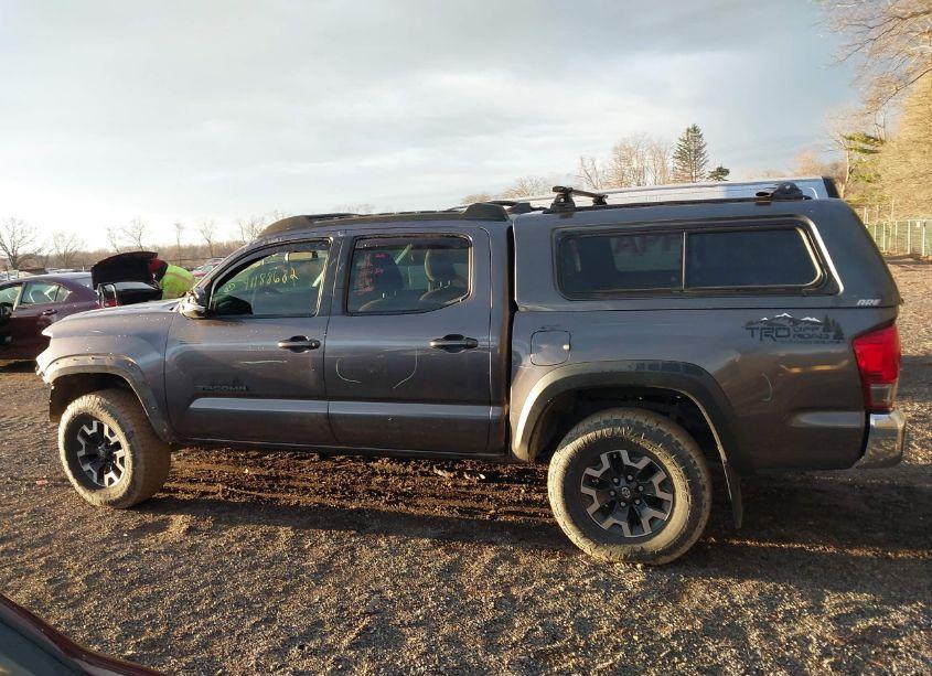 Photo 15 of 2017 Toyota Tacoma TRD OFF ROAD (VIN 5TFCZ5AN7HX070270)