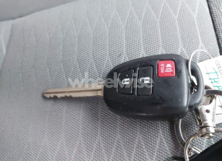 Photo 11 of 2017 Toyota Tacoma SR5 V6 (VIN 5TFCZ5AN7HX080023)