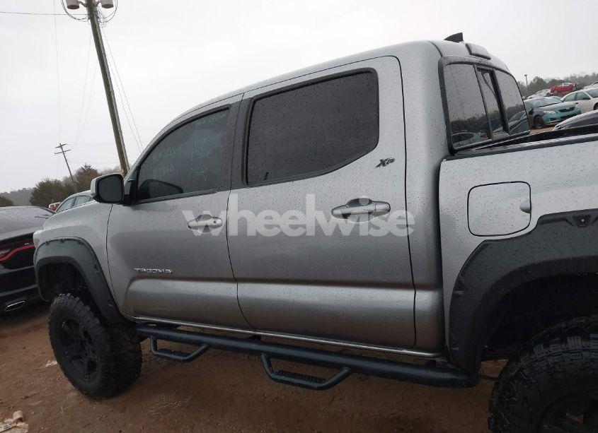 Photo 14 of 2017 Toyota Tacoma SR5 V6 (VIN 5TFCZ5AN7HX080023)