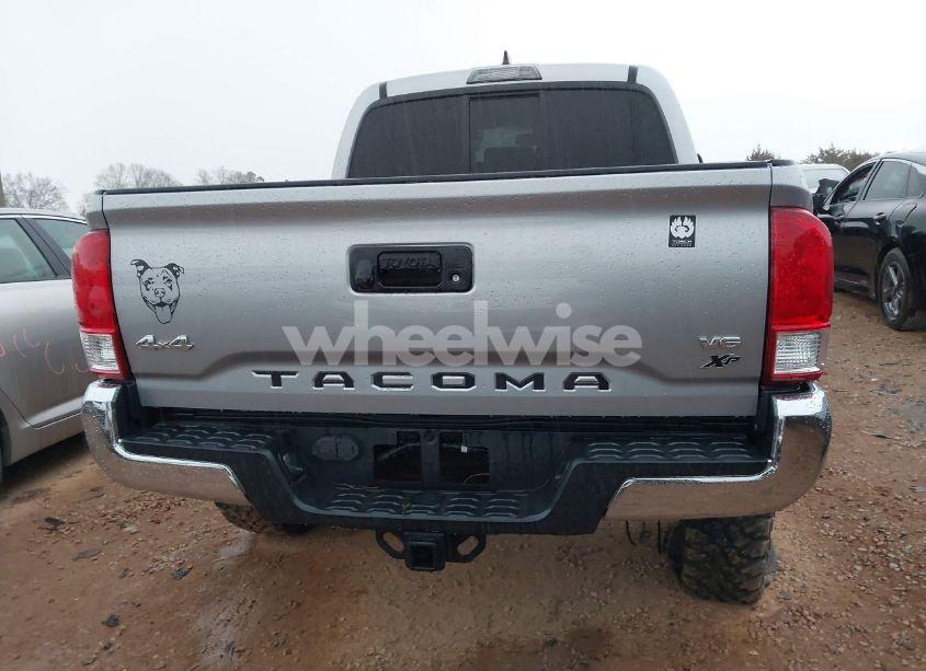 Photo 16 of 2017 Toyota Tacoma SR5 V6 (VIN 5TFCZ5AN7HX080023)