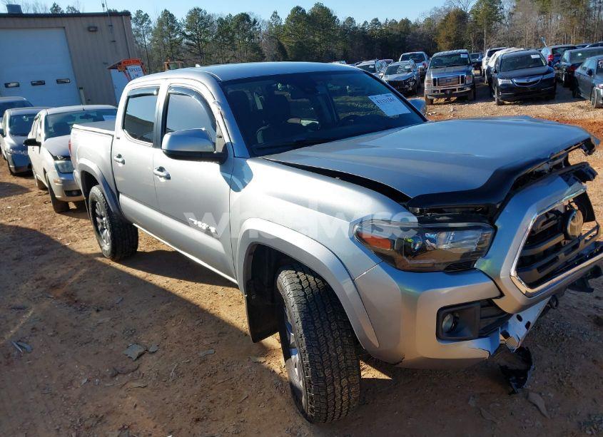 2018 Toyota Tacoma SR5 V6 (VIN 5TFCZ5AN7JX125970) main photo