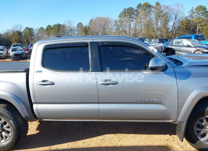 Photo 13 of 2018 Toyota Tacoma SR5 V6 (VIN 5TFCZ5AN7JX125970)