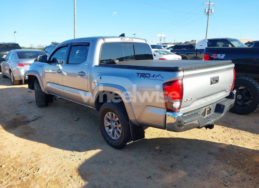 Photo 3 of 2018 Toyota Tacoma SR5 V6 (VIN 5TFCZ5AN7JX125970)