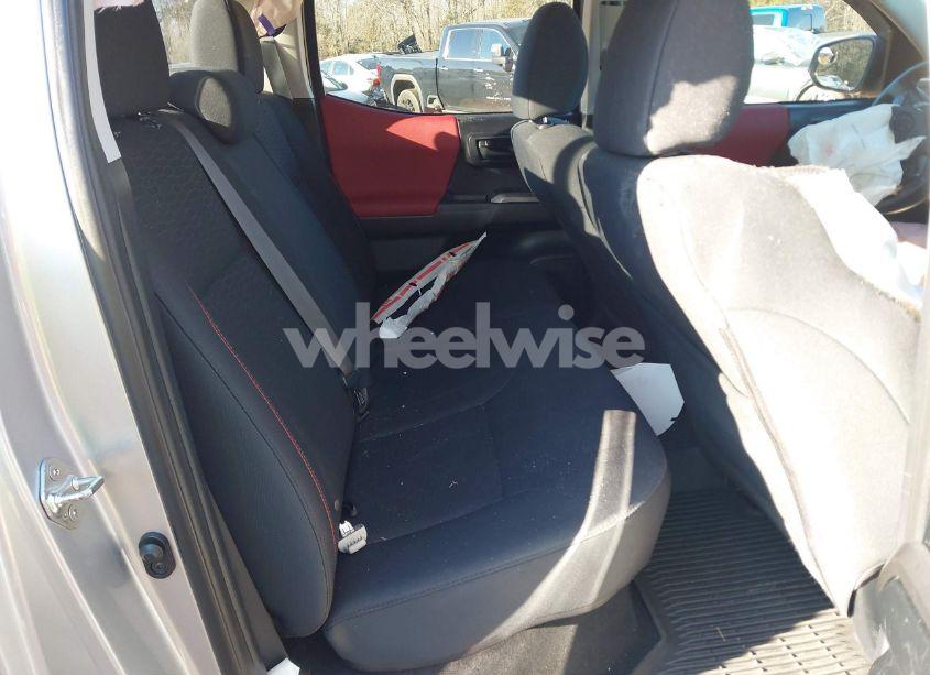 Photo 8 of 2018 Toyota Tacoma SR5 V6 (VIN 5TFCZ5AN7JX125970)