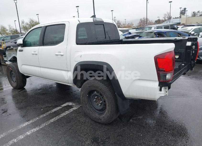 Photo 3 of 2018 Toyota Tacoma TRD PRO (VIN 5TFCZ5AN7JX135415)