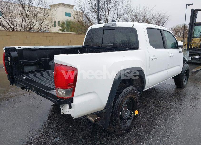 Photo 4 of 2018 Toyota Tacoma TRD PRO (VIN 5TFCZ5AN7JX135415)