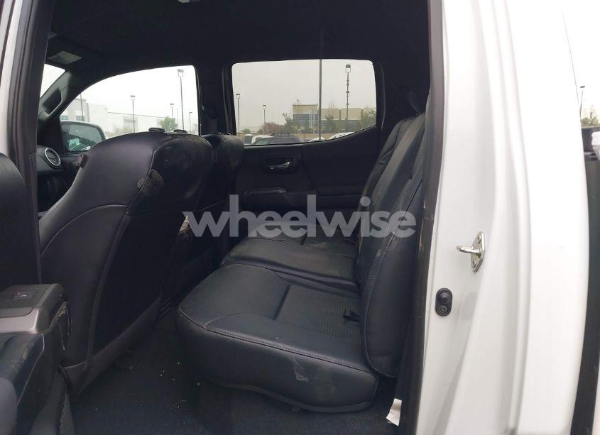 Photo 8 of 2018 Toyota Tacoma TRD PRO (VIN 5TFCZ5AN7JX135415)