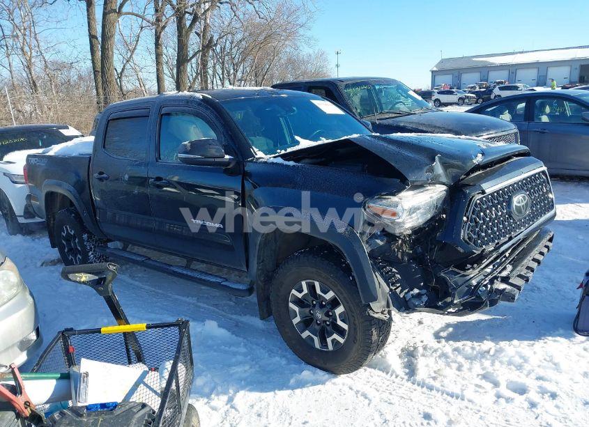 2018 Toyota Tacoma TRD OFF ROAD (VIN 5TFCZ5AN7JX142672) main photo