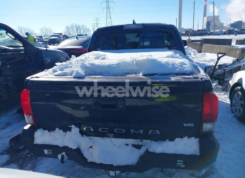 Photo 17 of 2018 Toyota Tacoma TRD OFF ROAD (VIN 5TFCZ5AN7JX142672)