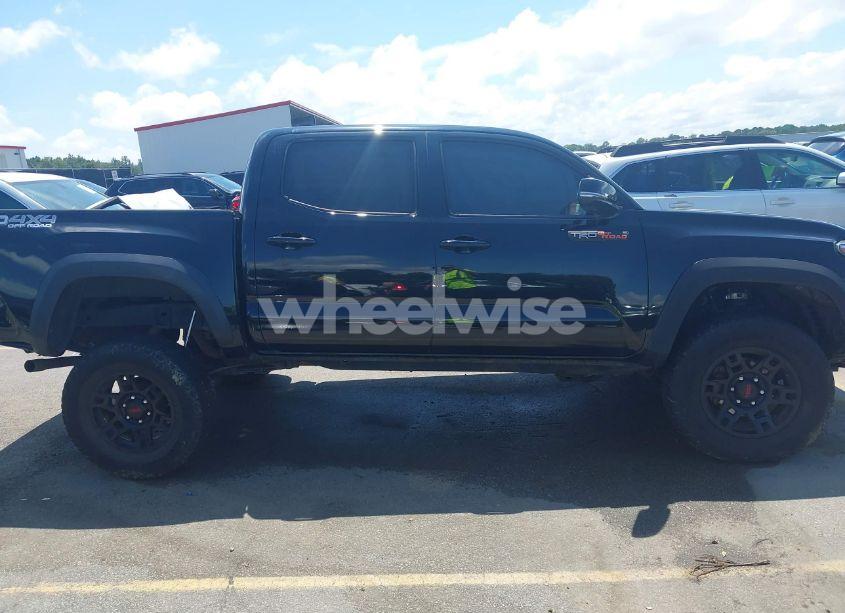 Photo 12 of 2018 Toyota Tacoma TRD OFF ROAD (VIN 5TFCZ5AN7JX158368)