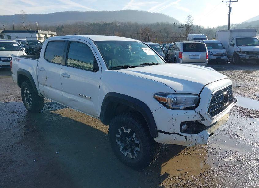 2019 Toyota Tacoma TRD OFF ROAD (VIN 5TFCZ5AN7KX190108) main photo