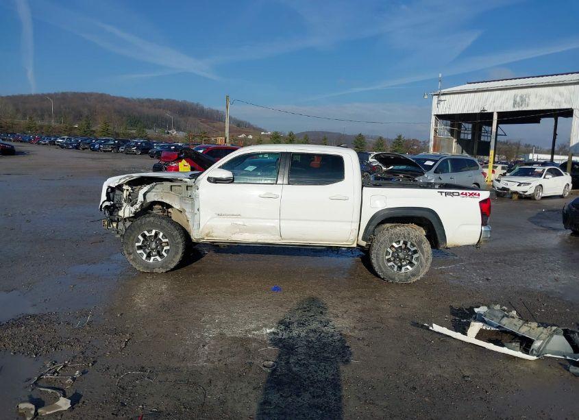 Photo 12 of 2019 Toyota Tacoma TRD OFF ROAD (VIN 5TFCZ5AN7KX190108)