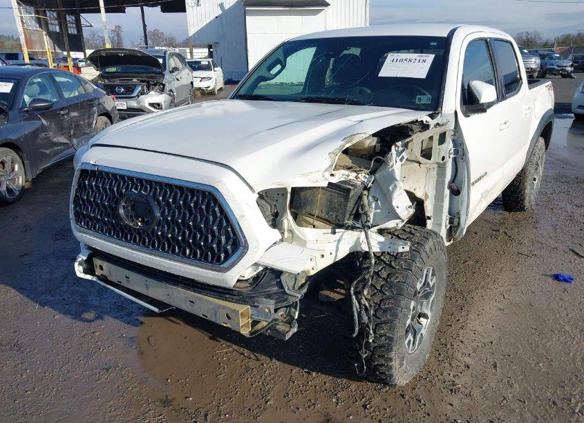 Photo 4 of 2019 Toyota Tacoma TRD OFF ROAD (VIN 5TFCZ5AN7KX190108)
