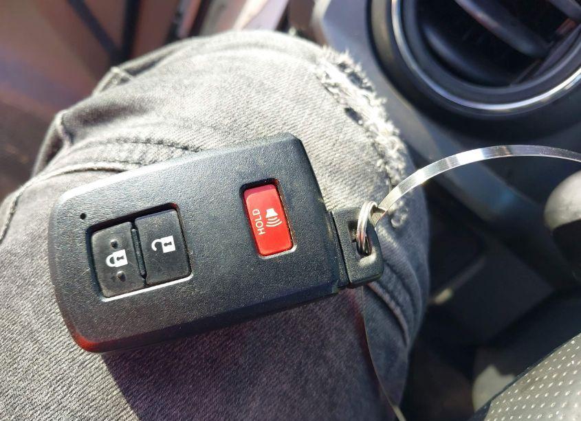 Photo 8 of 2019 Toyota Tacoma TRD OFF ROAD (VIN 5TFCZ5AN7KX190108)