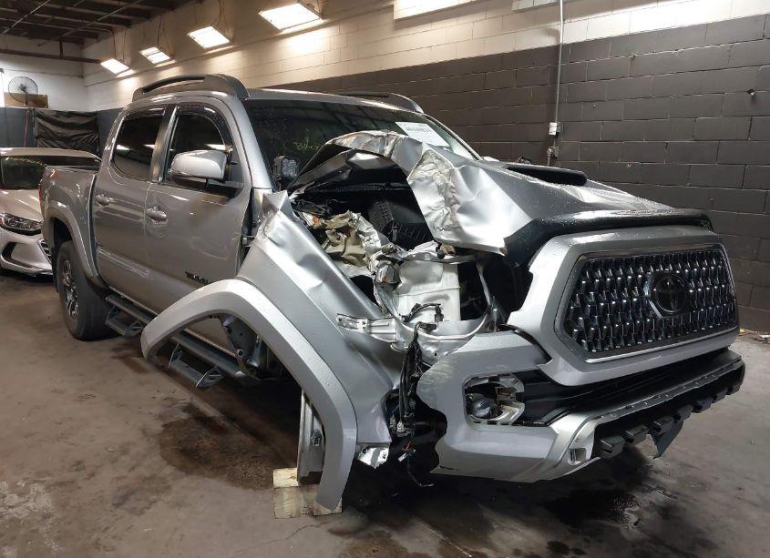 2019 Toyota Tacoma TRD SPORT (VIN 5TFCZ5AN7KX199164) main photo