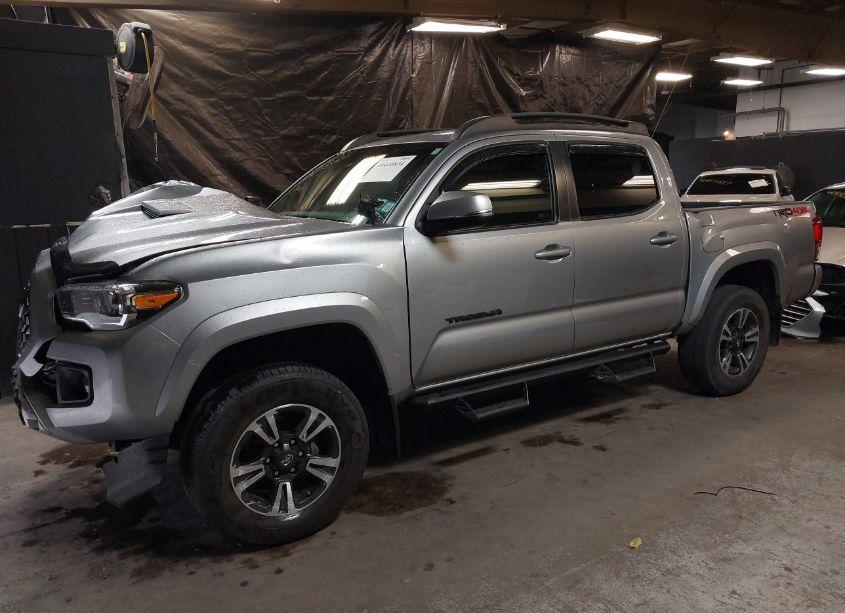 Photo 2 of 2019 Toyota Tacoma TRD SPORT (VIN 5TFCZ5AN7KX199164)