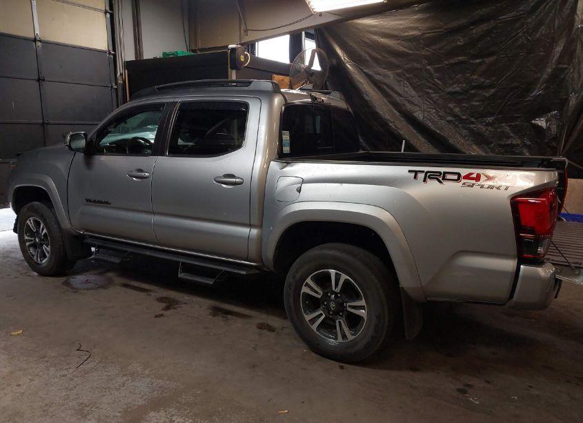 Photo 3 of 2019 Toyota Tacoma TRD SPORT (VIN 5TFCZ5AN7KX199164)