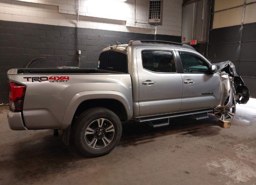 Photo 4 of 2019 Toyota Tacoma TRD SPORT (VIN 5TFCZ5AN7KX199164)