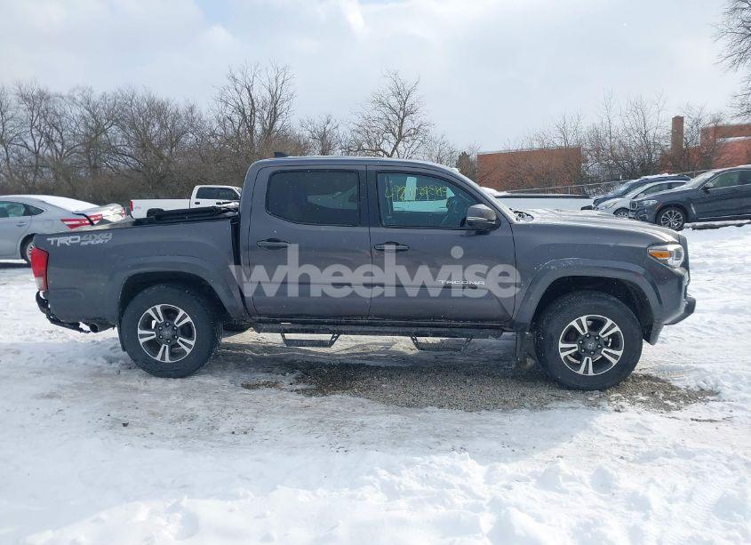 Photo 13 of 2016 Toyota Tacoma TRD SPORT (VIN 5TFCZ5AN8GX040659)