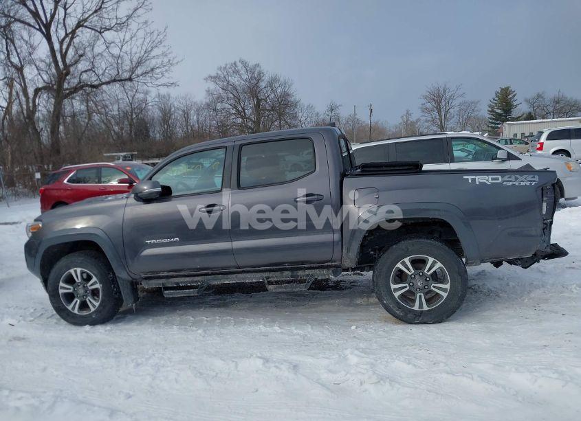 Photo 14 of 2016 Toyota Tacoma TRD SPORT (VIN 5TFCZ5AN8GX040659)