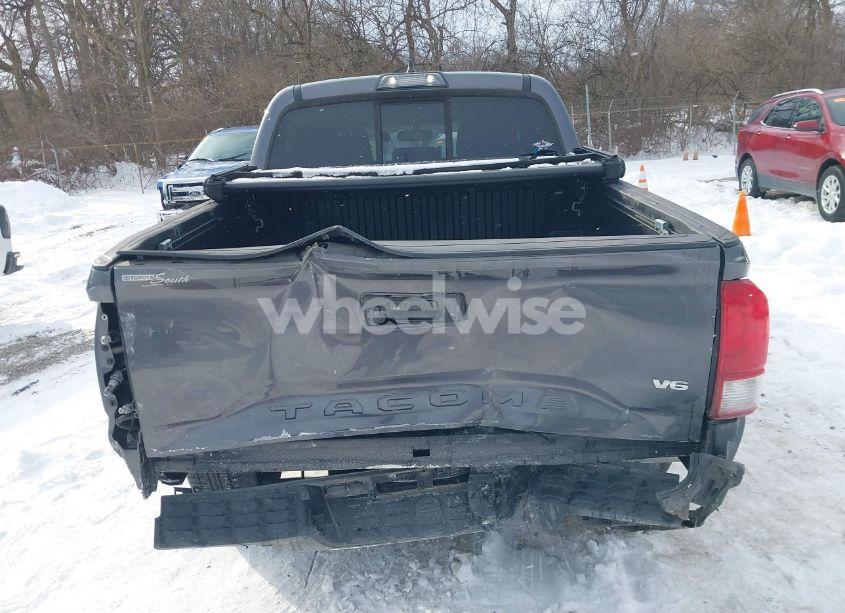 Photo 16 of 2016 Toyota Tacoma TRD SPORT (VIN 5TFCZ5AN8GX040659)