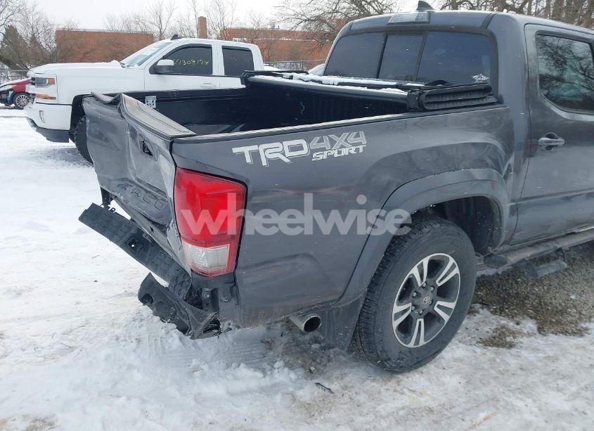 Photo 17 of 2016 Toyota Tacoma TRD SPORT (VIN 5TFCZ5AN8GX040659)