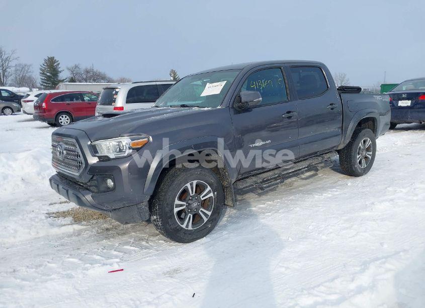 Photo 2 of 2016 Toyota Tacoma TRD SPORT (VIN 5TFCZ5AN8GX040659)