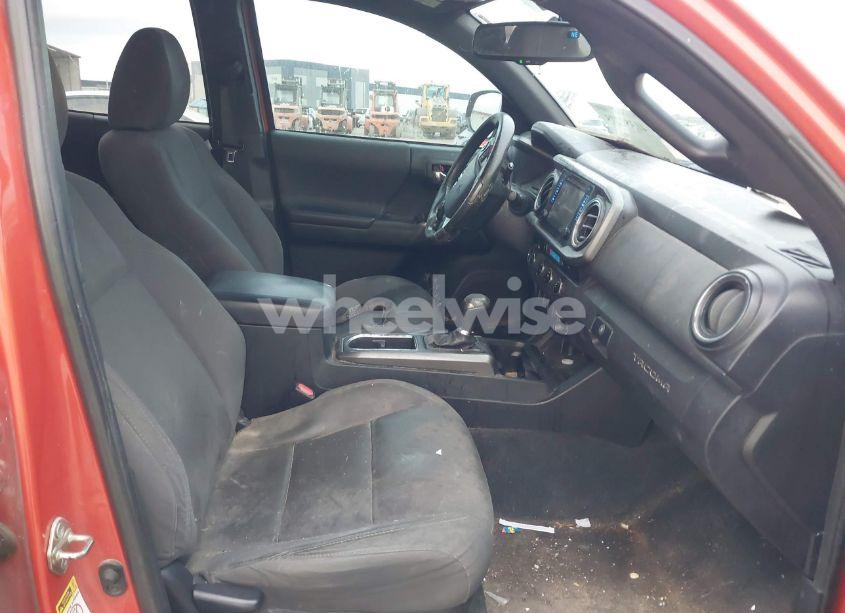 Photo 5 of 2016 Toyota Tacoma TRD SPORT (VIN 5TFCZ5AN8GX041861)