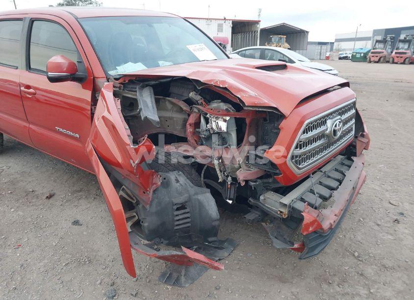 Photo 6 of 2016 Toyota Tacoma TRD SPORT (VIN 5TFCZ5AN8GX041861)