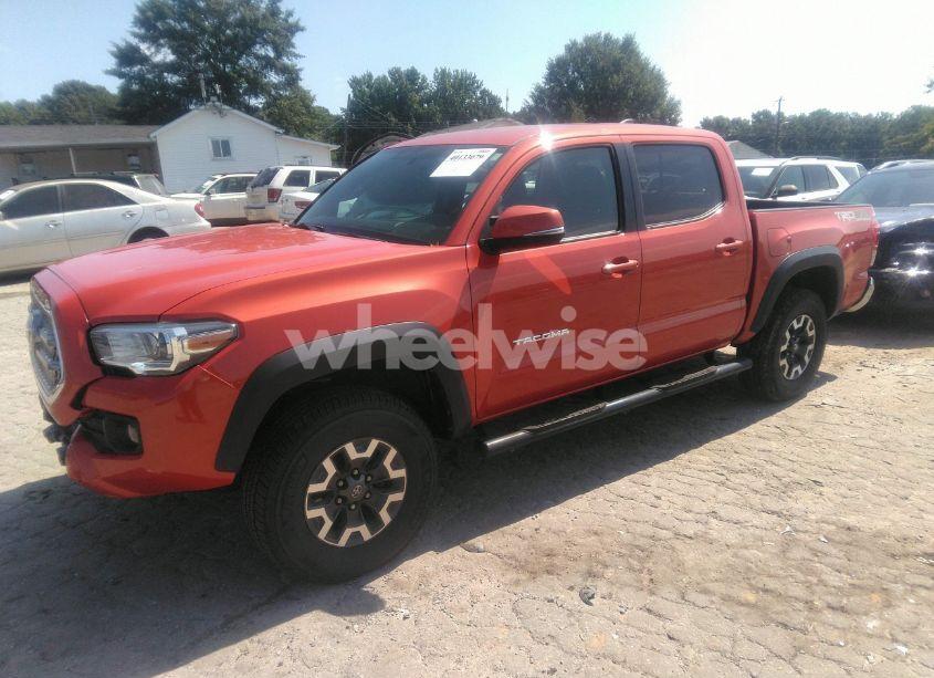 Photo 2 of 2017 Toyota Tacoma TRD OFF ROAD (VIN 5TFCZ5AN8HX076871)